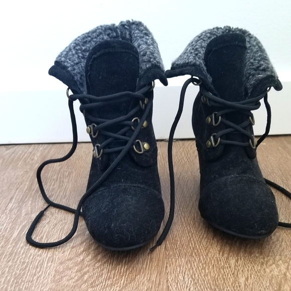 Small Size 4/5 Black Ankle Boots/Booties - Picture 5 of 5